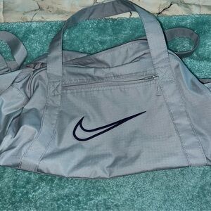 NIKE DUFFLE BAG